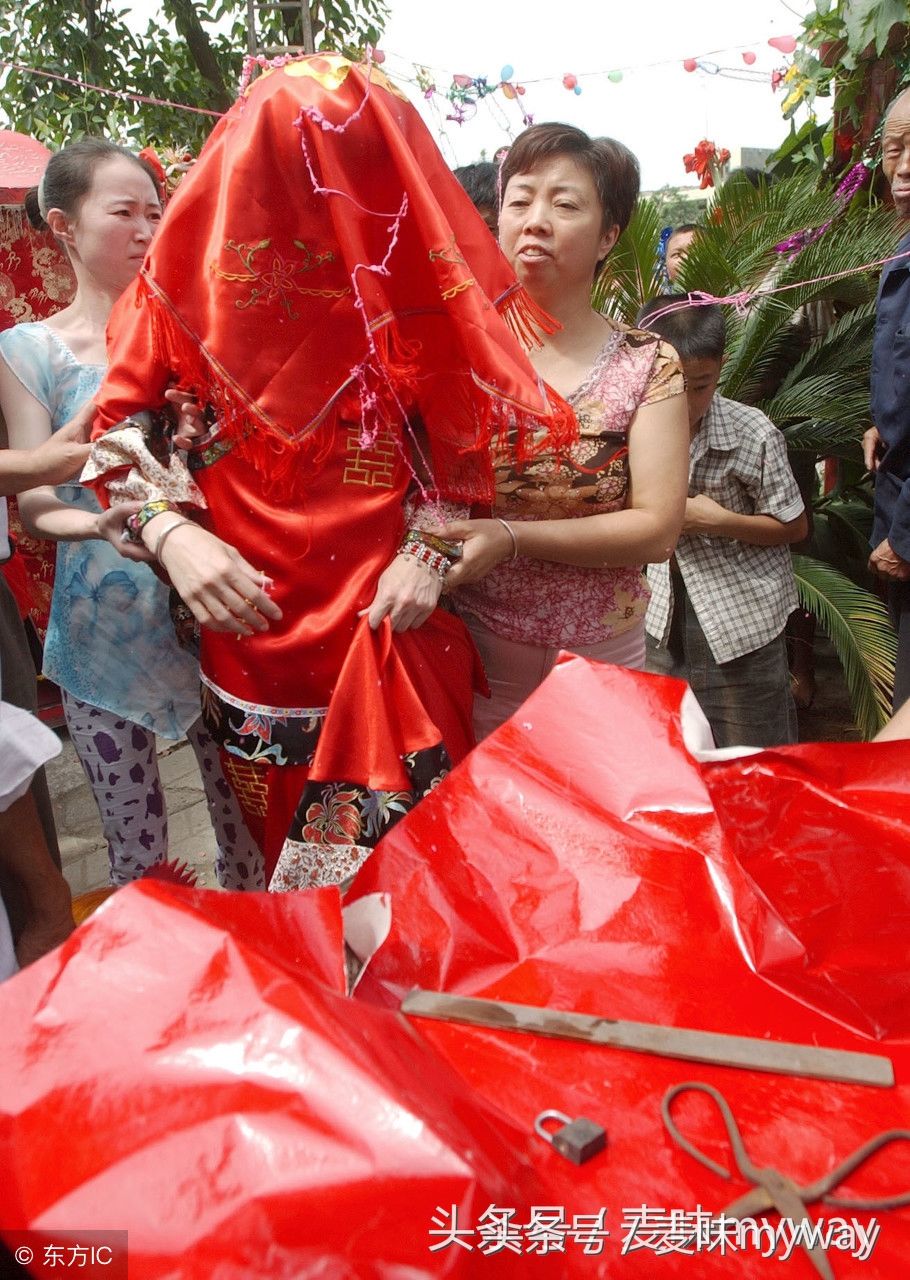 婚礼堵门游戏_堵婚礼门游戏大全_结婚堵门的游戏