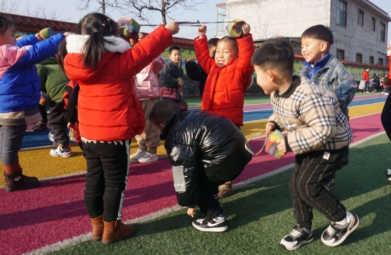 小班户外记录观察游戏反思_小班户外游戏观察记录50篇_户外游戏观察记录小班
