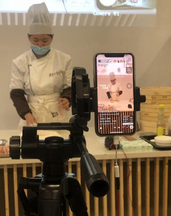 樱桃直播间：美食探秘首秀