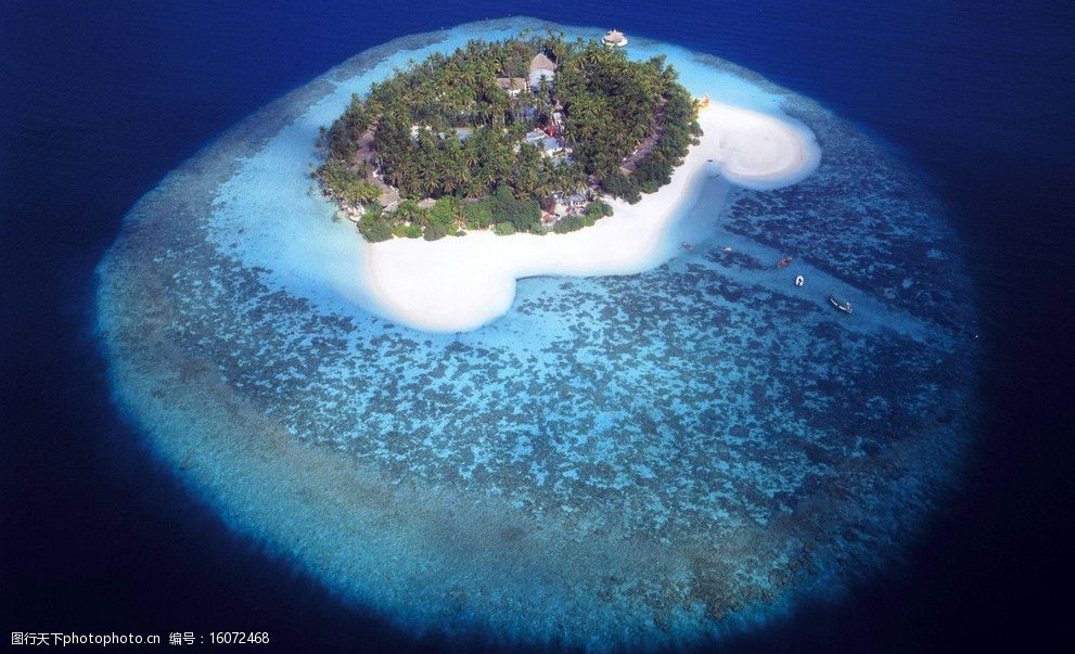 神秘迷人的亚鲁鲁：美丽小岛的自然奇观