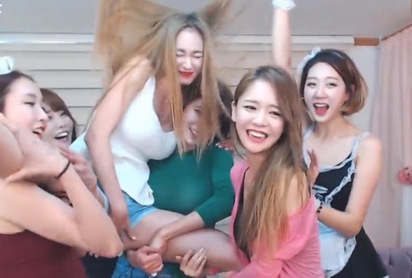 韩国美女跳舞直播_直播美女跳舞_美女跳舞直播