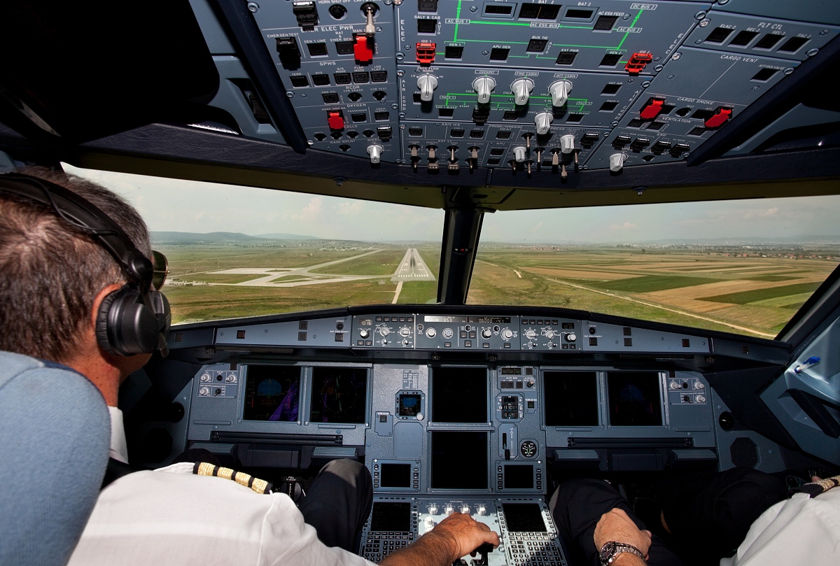 飞机模拟驾驶真实版_驾驶模拟飞机真实版游戏_驾驶模拟飞机真实版下载安装