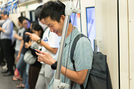 旅行者下载1080p下载_时间旅行者手机游戏下载_旅行者什么游戏