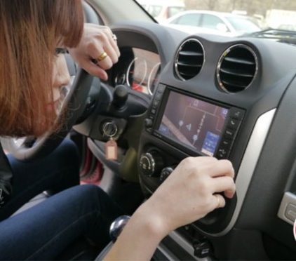 手机开车模拟驾驶游戏_手机3d真实模拟开车_手机开车真实游戏