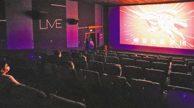 八度免费电影院：电影品质大对比，舒适体验无限