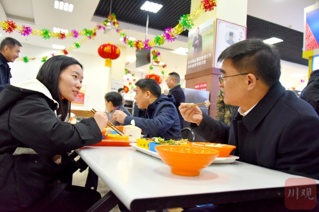 几号春节-春节回家还是留校？温馨团聚VS精彩活动对比