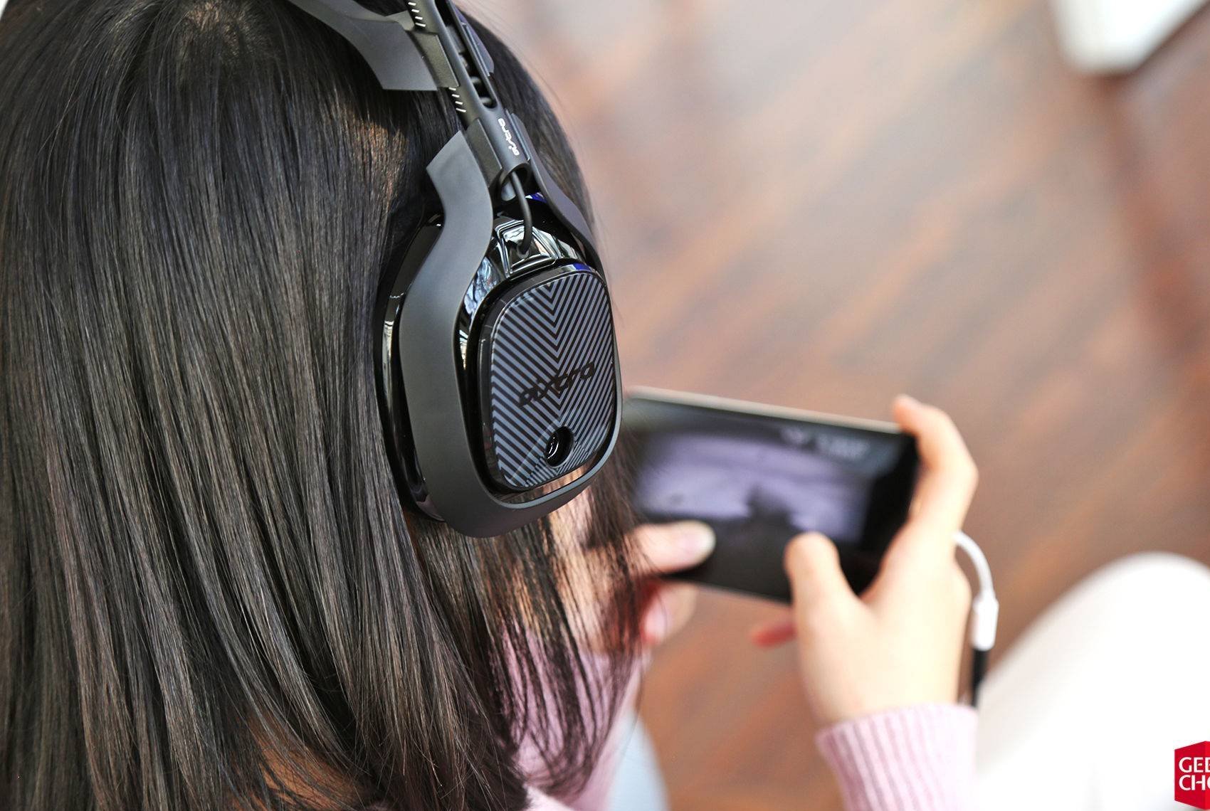 玩游戏必备！为什么说手机打游戏用的耳机套头式如此重要？