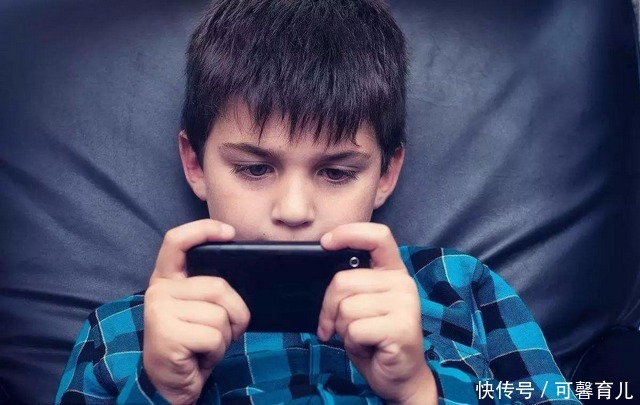 青少年玩手机游戏的危害_青少年为啥不能玩手机游戏_青少年能玩手机游戏吗男生