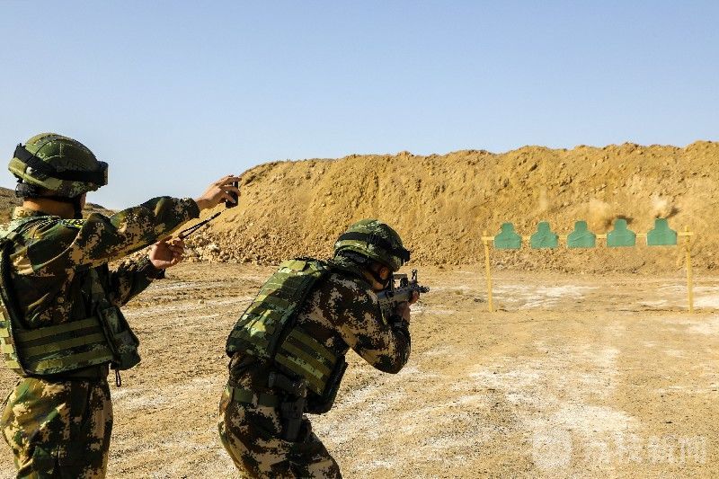 上班族的林间冒险：手机丛林射手游戏带给我的惊喜