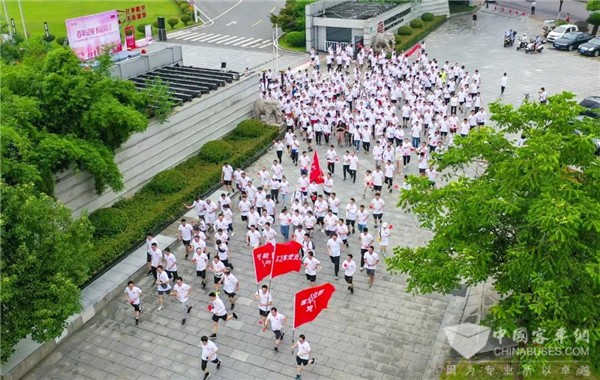 驭骨人：神奇按摩化解骨刺，痛苦告别