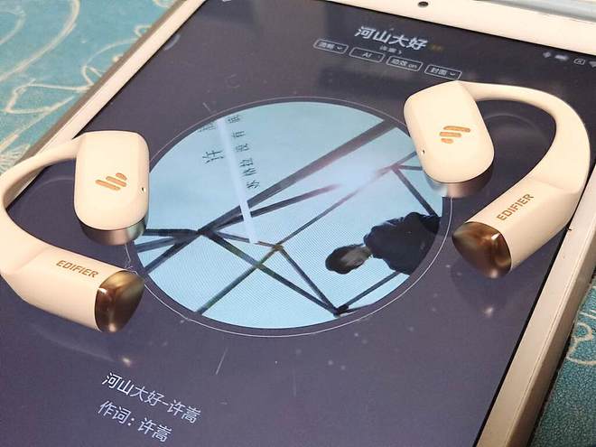 手机耳机打游戏哪个好_耳机打点手机好游戏声音小_手机打游戏什么耳机好一点