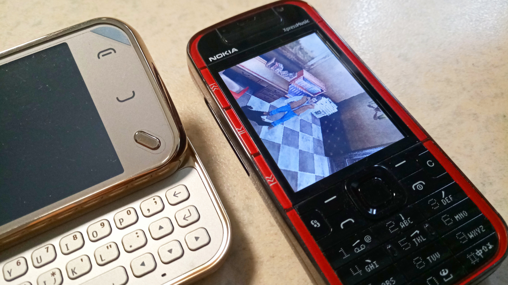 诺基亚v图_诺基亚涂鸦游戏手机怎么样_诺基亚油画