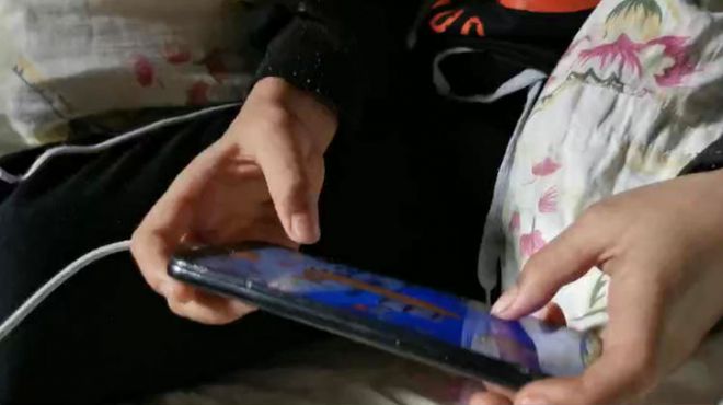 手机可以陪小孩玩多久游戏_陪孩子玩游戏机好吗_陪小孩玩手机游戏可以吗