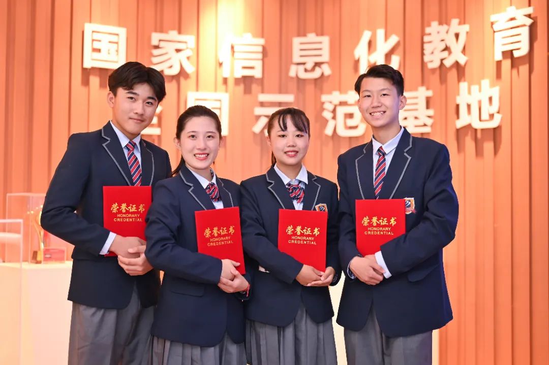 女技校生用的手机开箱游戏_女技校生用的手机开箱游戏_女技校生用的手机开箱游戏