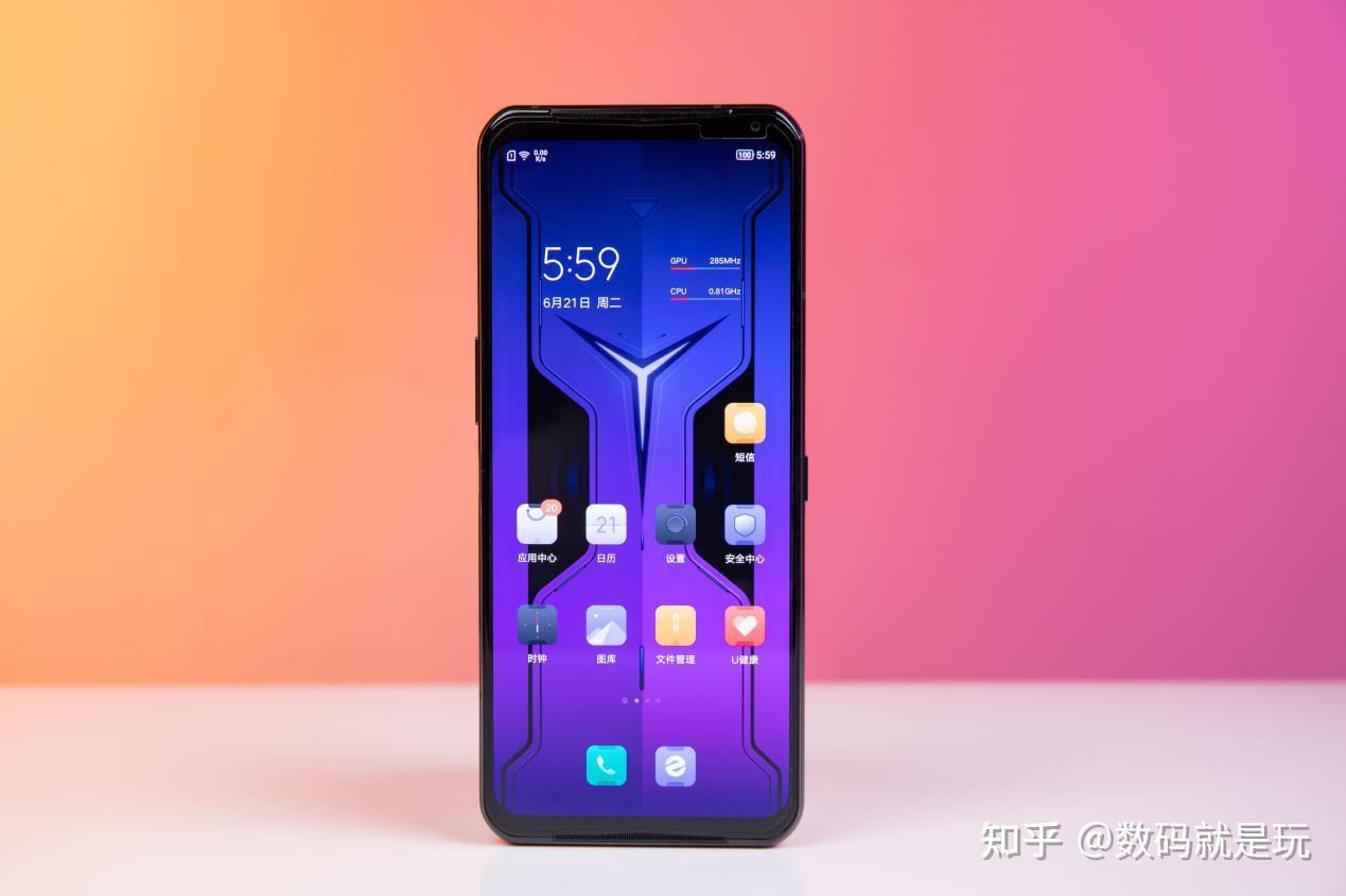 手机烫玩游戏会卡吗_能让手机发烫的游戏_手机很烫是不是不能玩游戏