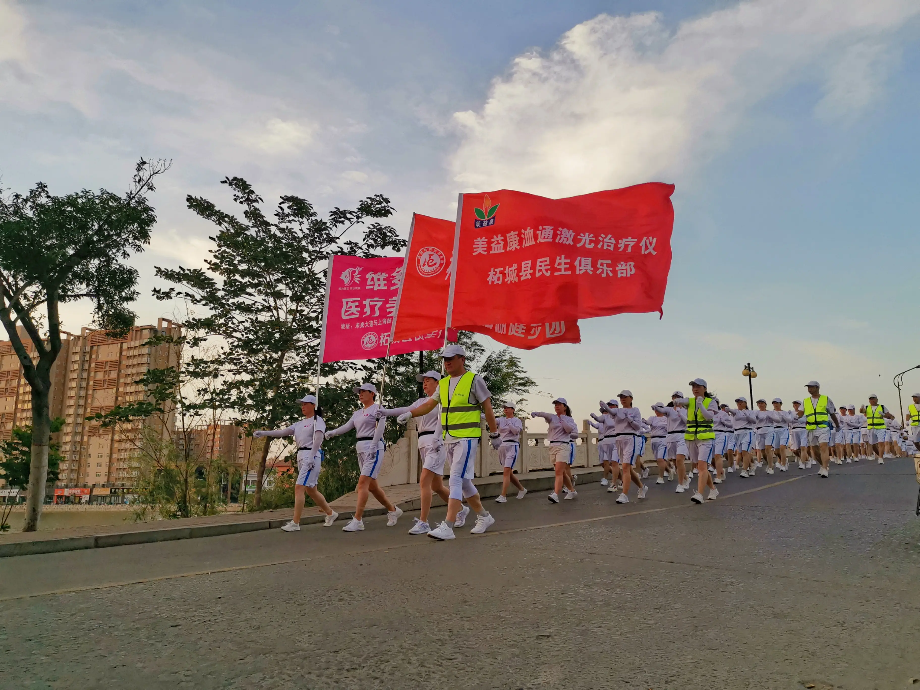 松正：在喧嚣世界中寻找宁静与平和的生活态度