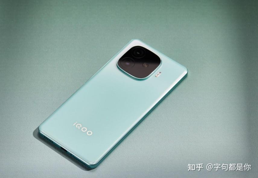 鲨鱼版本游戏手机：外观酷到没朋友，性能杠杠的，电池续航超给力