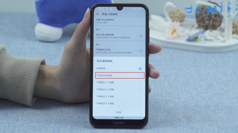 手机加速不了游戏-手机玩游戏卡顿，是硬件、系统还是游戏本身的